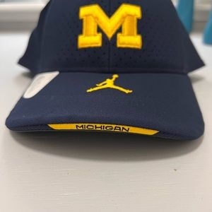 Adult adjustable Michigan hat